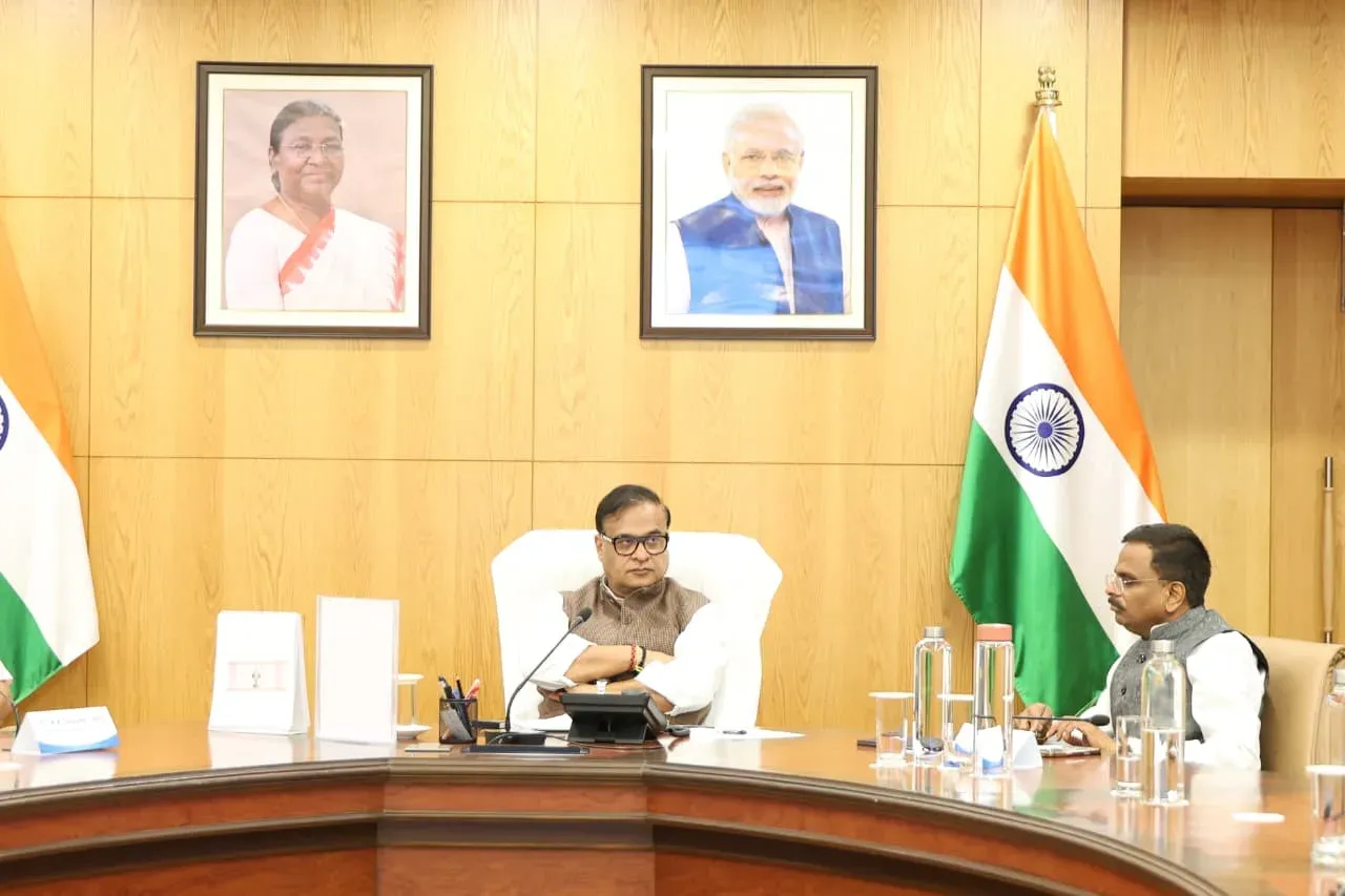 CM Himanta Reviews E-File System, Eyes AI for Assam Governance