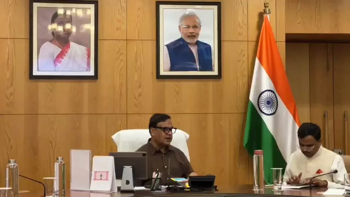 CM Himanta Reviews Flood Relief in Four Assam Districts