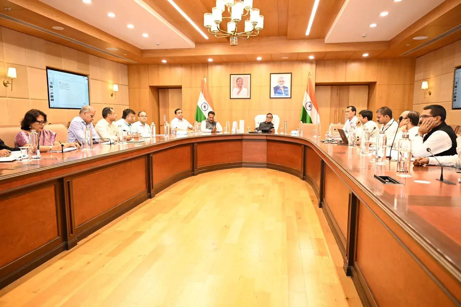 CM Himanta Reviews New GMCH Building Plan, Eyes AIIA for Assam
