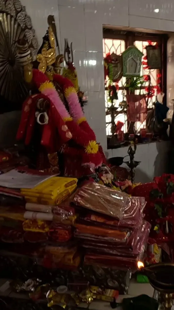 CM Himanta Seeks Blessings at Maa Kachakanti Temple, Udharband