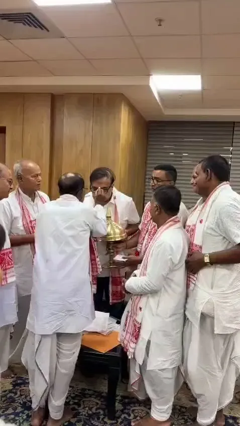 CM Himanta Seeks Blessings of Vaishnava Saints for Assam Govt