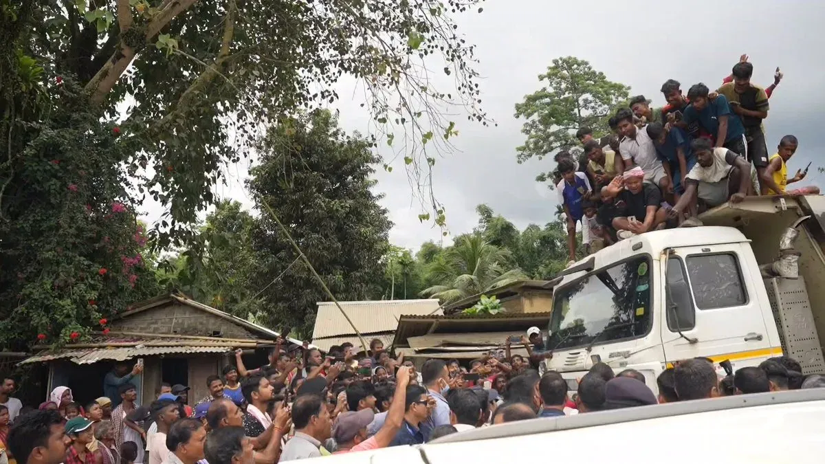 CM Himanta Visits Flood Returnees, Vows Full Rehabilitation