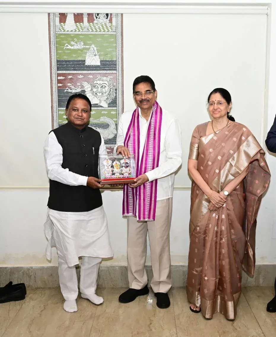 CM Majhi Bids Farewell to Outgoing Odisha Governor Dr. Hari Babu