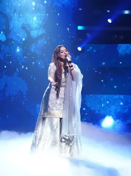 CM Majhi congratulates Odisha's Jyotirmayee Nayak on Indian Idol finals