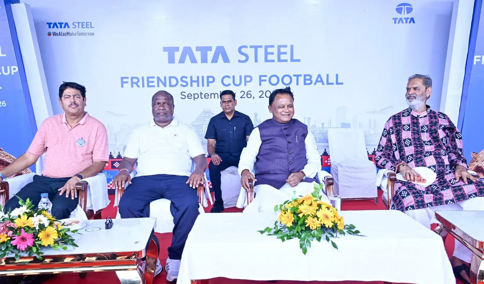 CM Majhi felicitates 10 Odia hockey stars at Friendship Cup