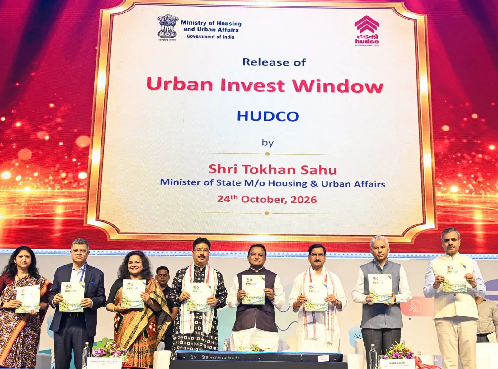 CM Majhi flags off Ama Bus fleet at National Urban Conclave