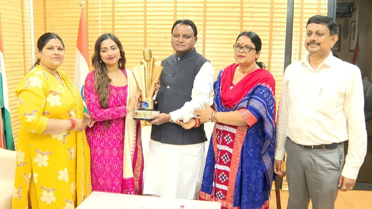 इंडियन आइडल सीजन 16 विजेता ज्योतिर्मयी नायक को CM माझी ने किया सम्मानित, ₹5 लाख नकद इनाम का ऐलान