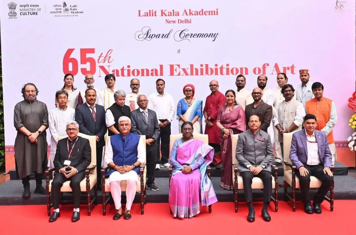 CM Manik Saha congratulates Tripura's Santa Deb on national art honour