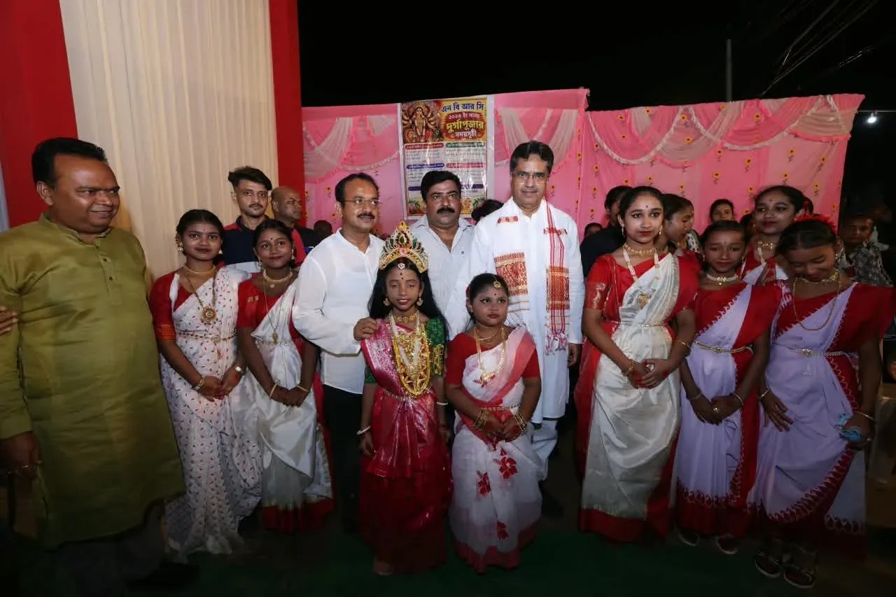CM Manik Saha joins Durga Puja parikrama on Maha Shashthi