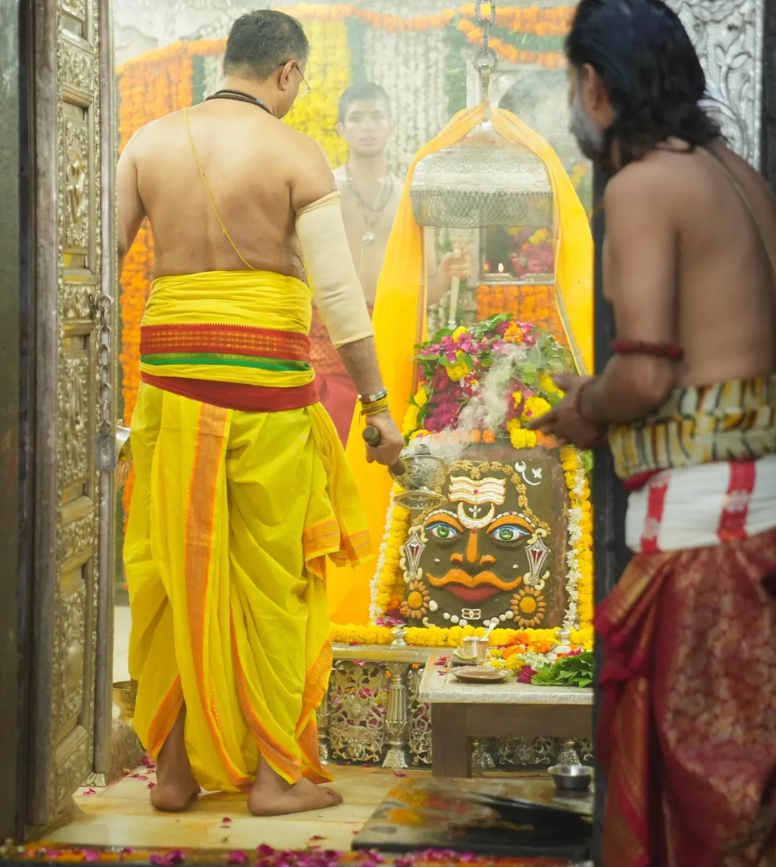 CM Mohan Yadav Attends Shayan Aarti at Mahakaleshwar Temple