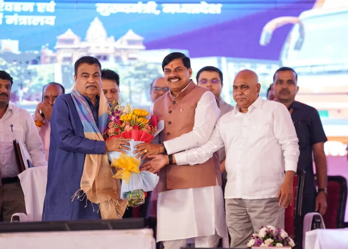CM Mohan Yadav, Gadkari launch e-bus, Sugam transport in MP