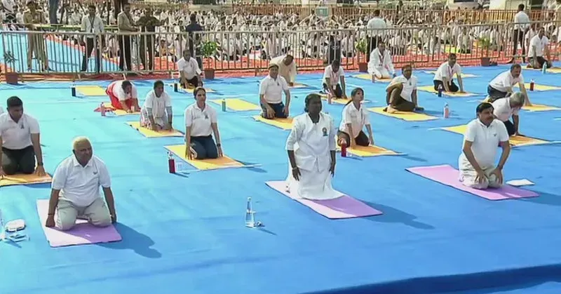 CM Mohan Yadav Hosts Yoga Day Event With President Murmu in Jabalpur