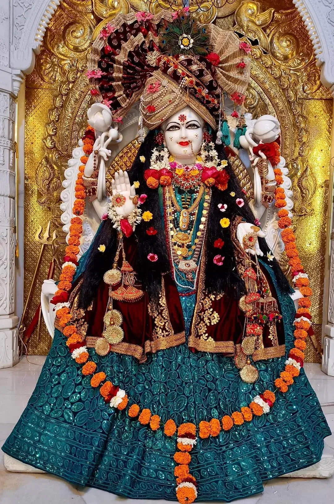 CM Mohan Yadav Invokes Mahalakshmi Blessings from Bhopal Temple