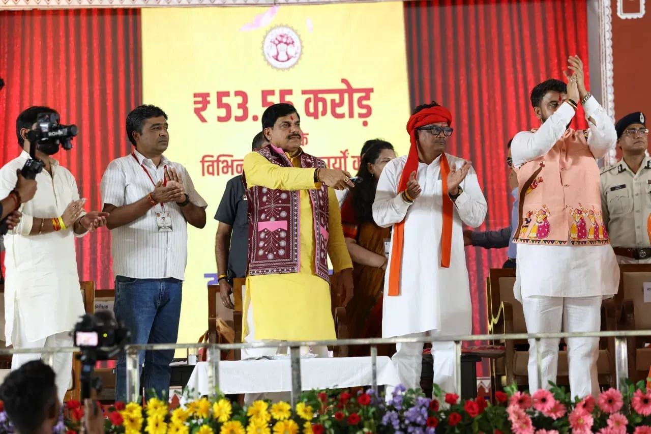 CM Mohan Yadav Launches ₹303 Cr Projects at Alirajpur Farm Fest