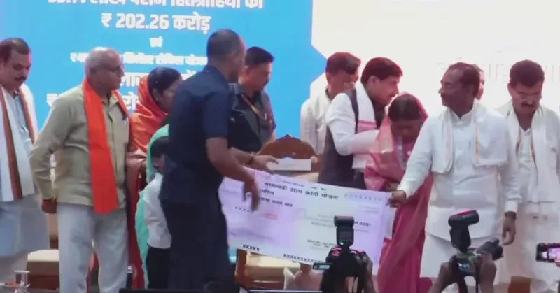 CM Mohan Yadav Launches Projects, Transfers Welfare Funds in Singrauli