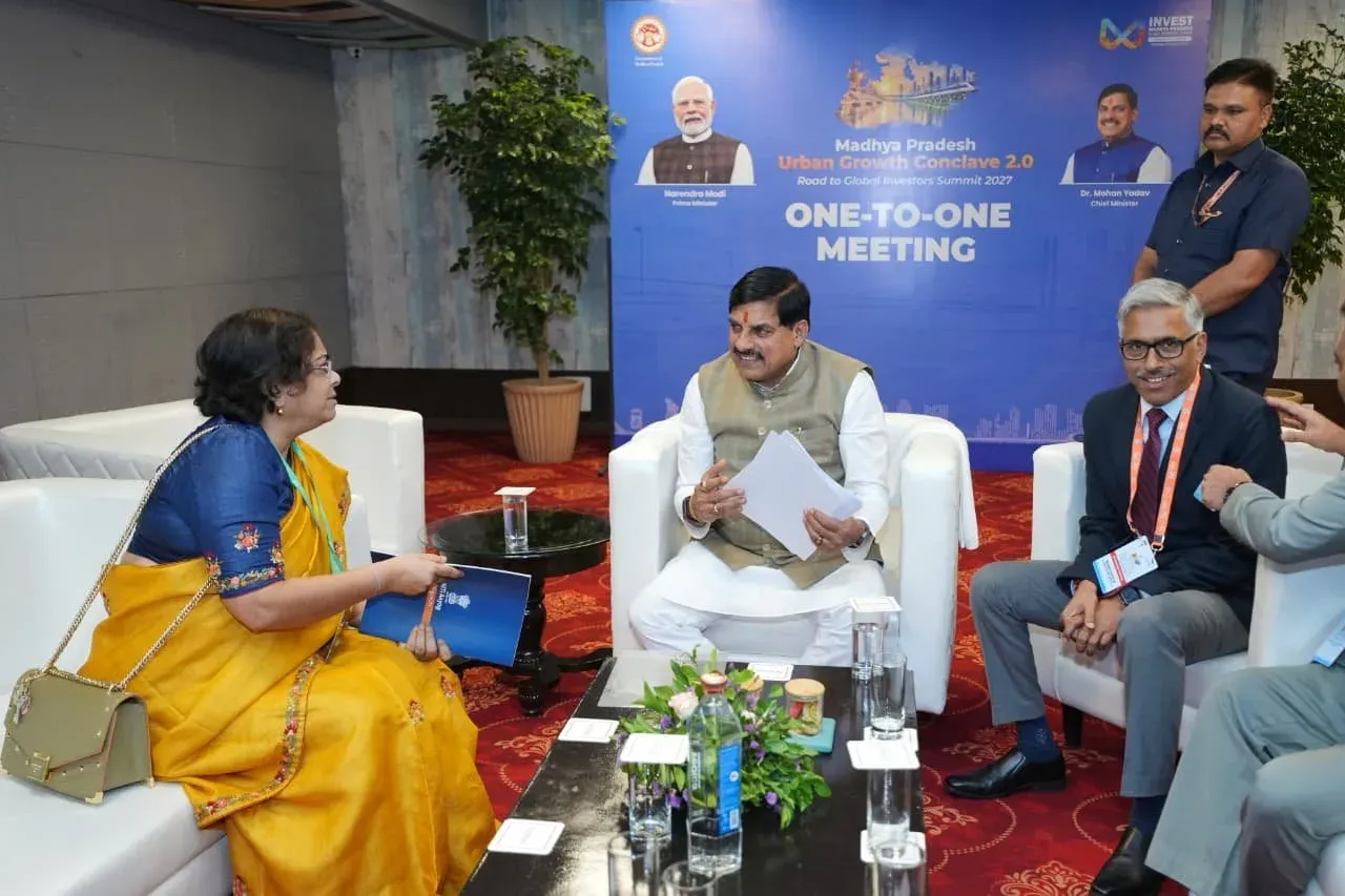 CM Mohan Yadav Meets NITI Aayog Advisor at MP Urban Conclave