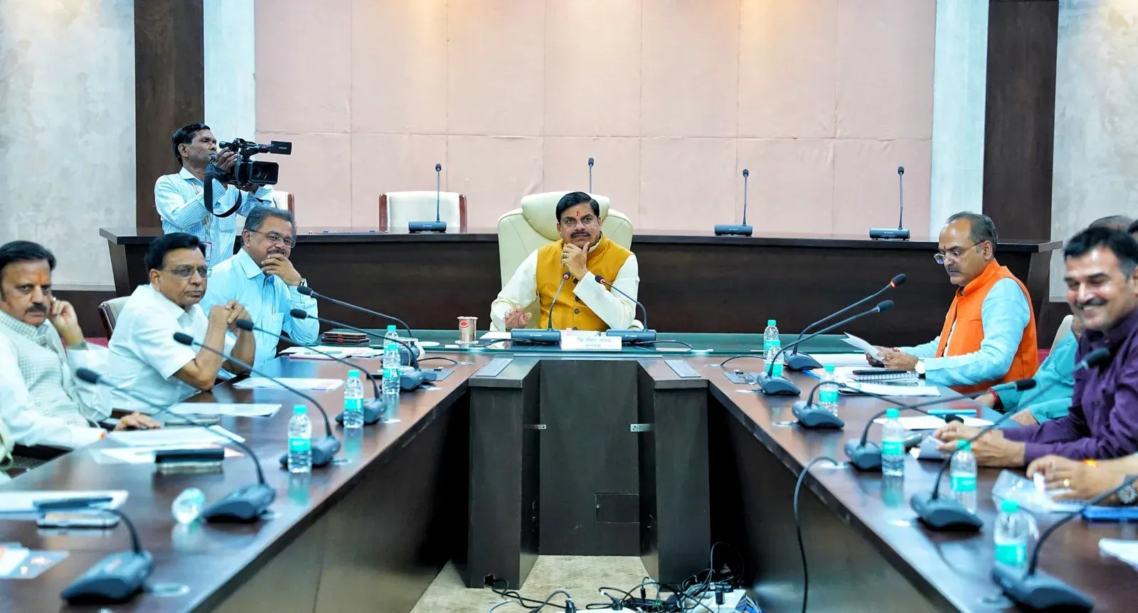 CM Mohan Yadav Meets Trade Unions, Pledges Worker Welfare Push