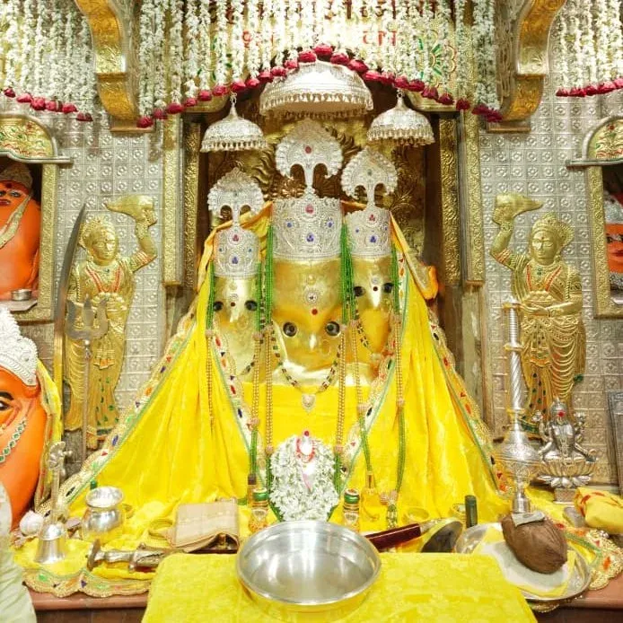 CM Mohan Yadav Offers Prayers at Nalkheda's Baglamukhi Temple