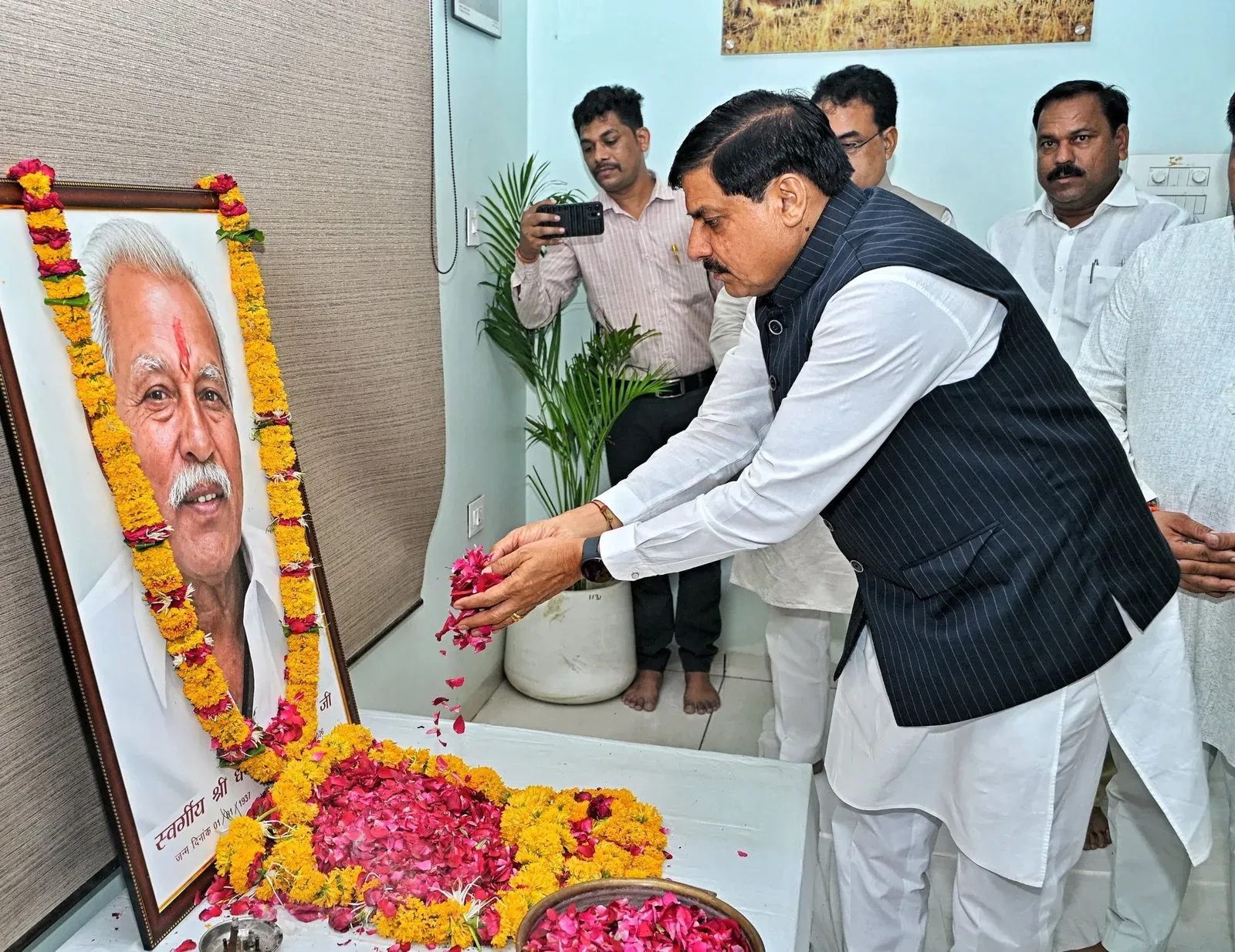 CM Mohan Yadav Pays Tribute to Berasia MLA's Late Father