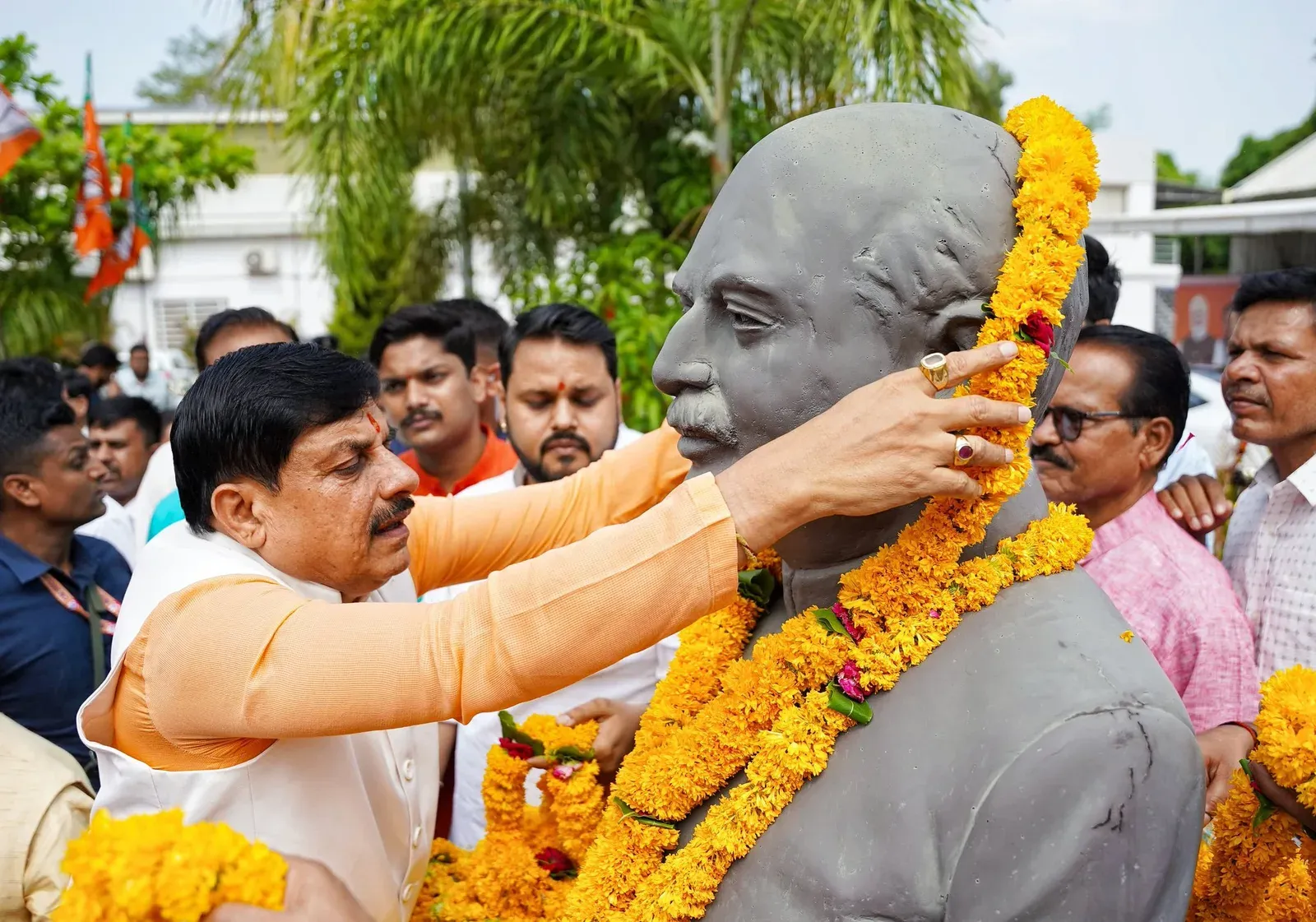 CM Mohan Yadav pays tribute to Dr. Shyama Prasad Mukherjee on martyrdom day