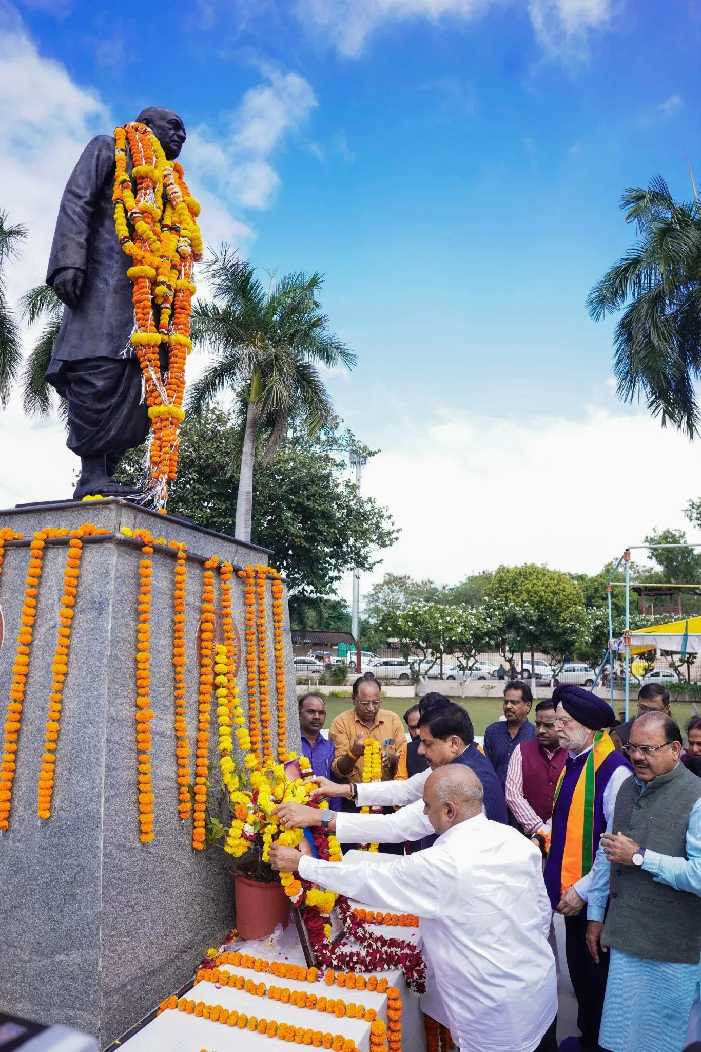 CM Mohan Yadav pays tribute to Sardar Patel in Bhopal