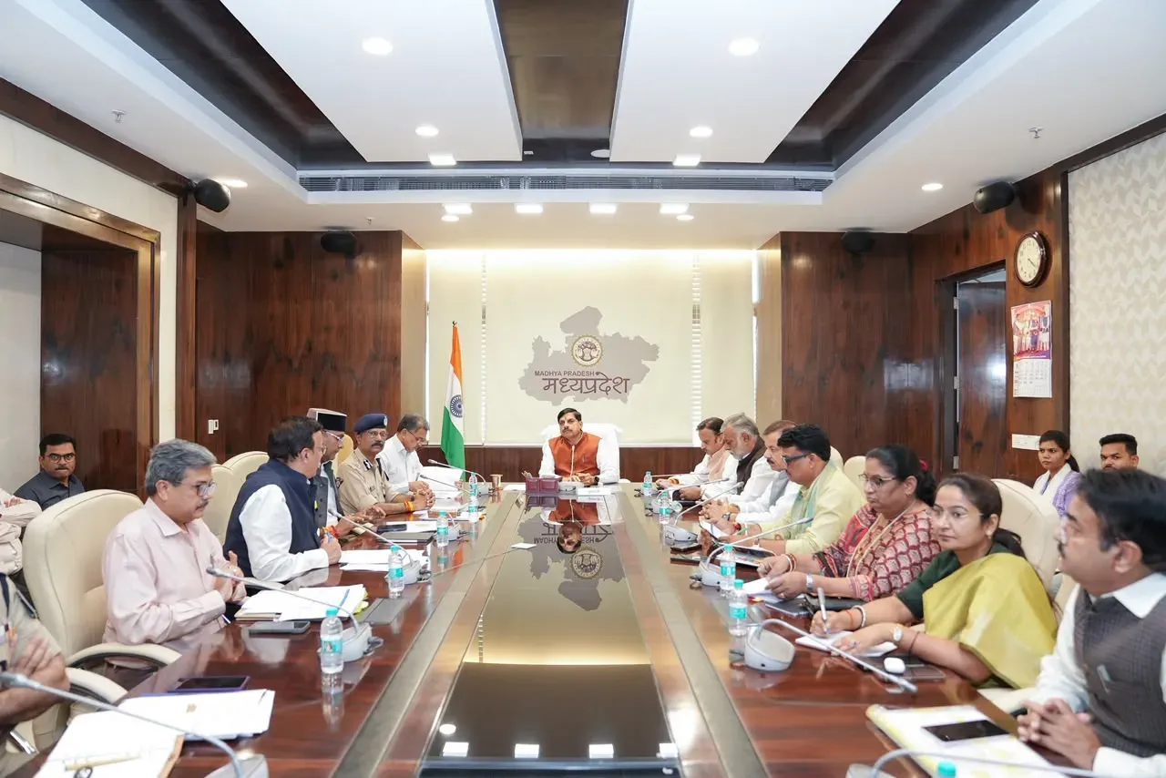 CM Mohan Yadav Reviews Seva Sankalp Abhiyan Progress in MP