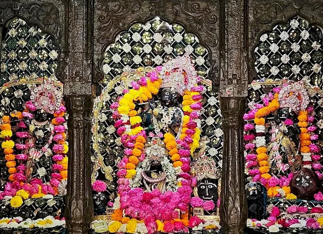 CM Mohan Yadav Seeks Blessings at Indore's Banke Bihari Lal Temple