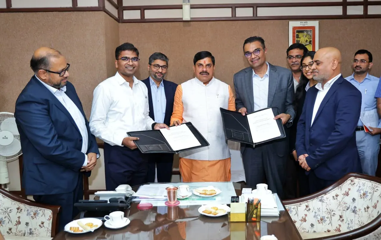 CM Mohan Yadav Signs ₹6,200 Cr Semiconductor MoU with Paras Defence