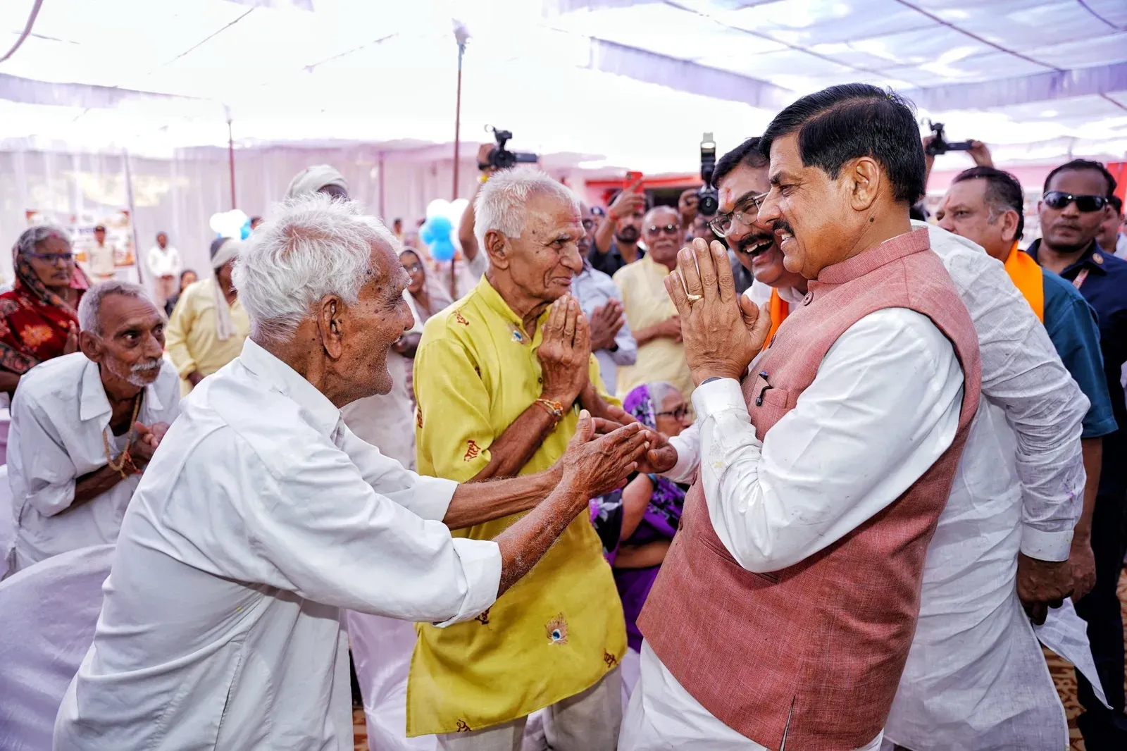 CM Mohan Yadav visits Harda elderly home under Seva Sankalp