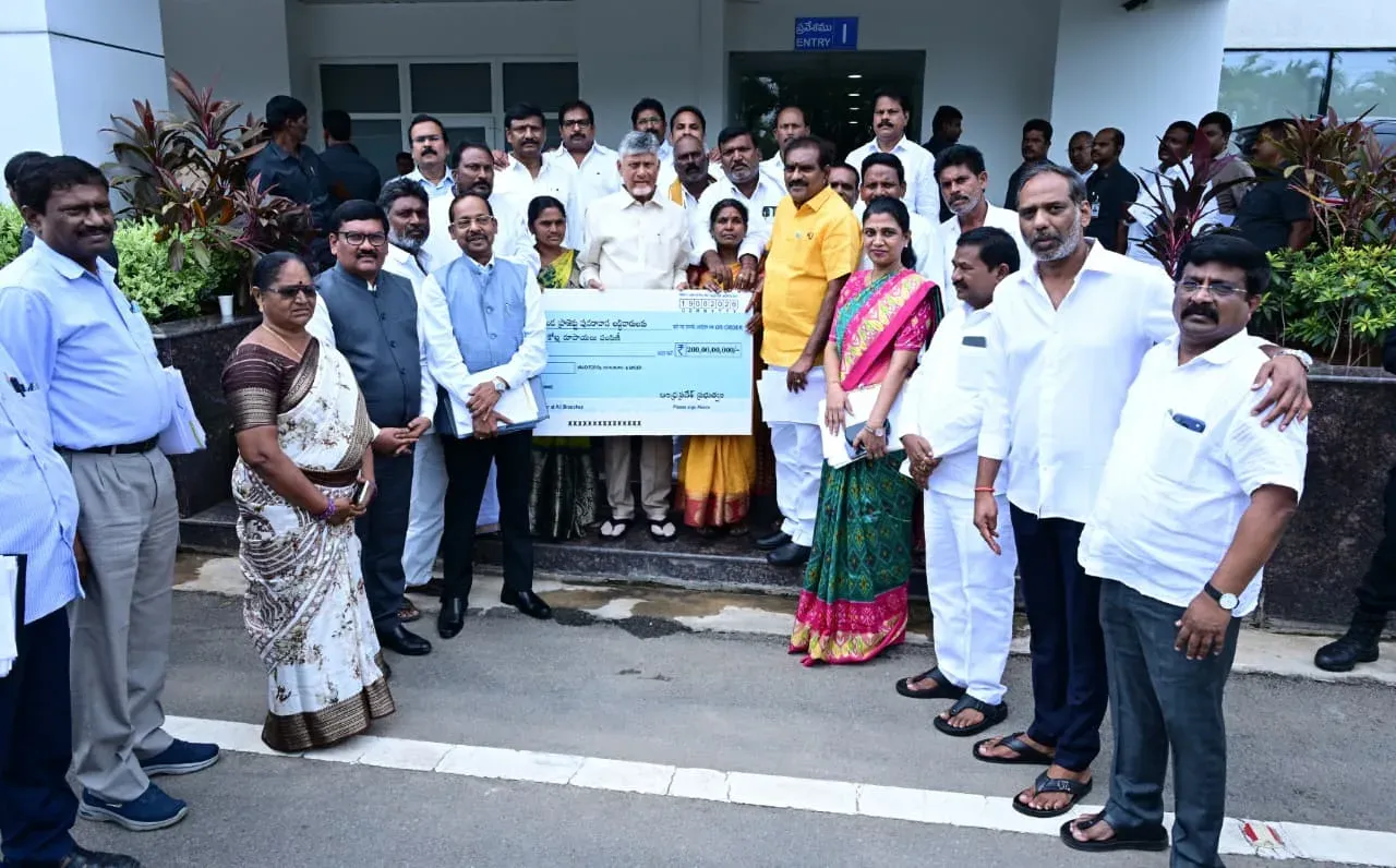 CM Naidu Hands Rs 200 Cr Checks to Veligonda Oustees