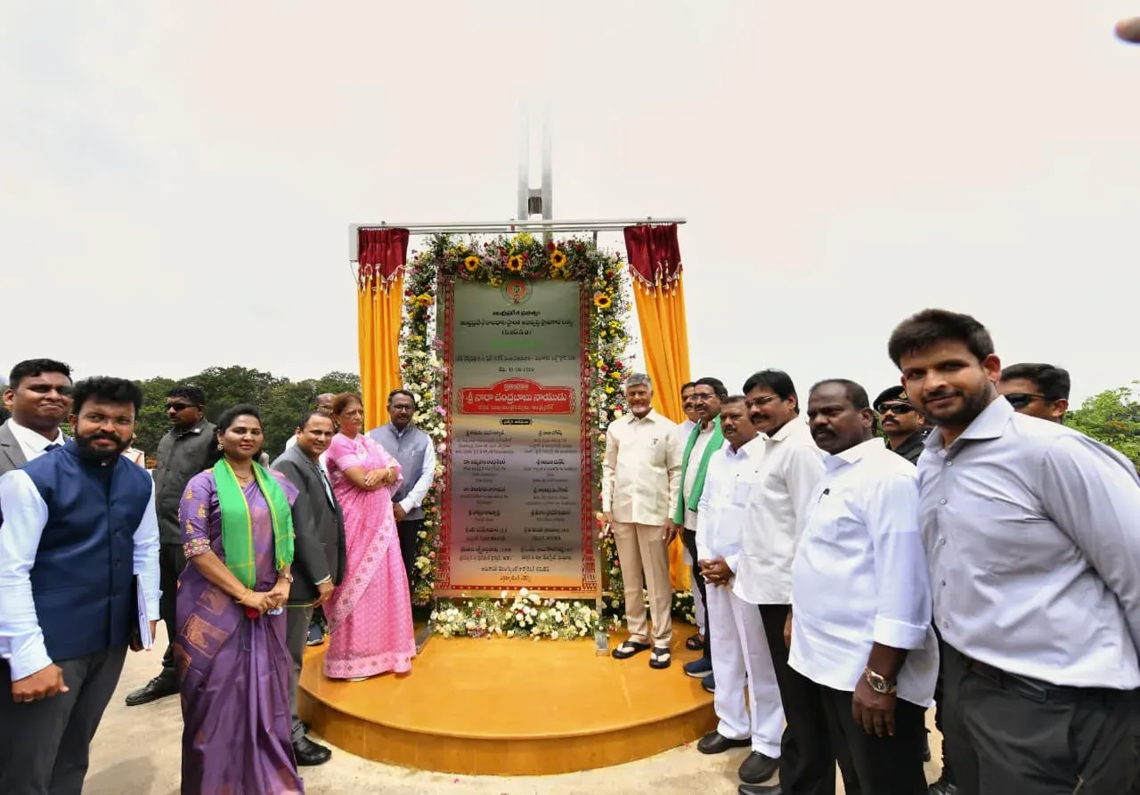 CM Naidu Inaugurates Seed Access E-3 Road in Amaravati