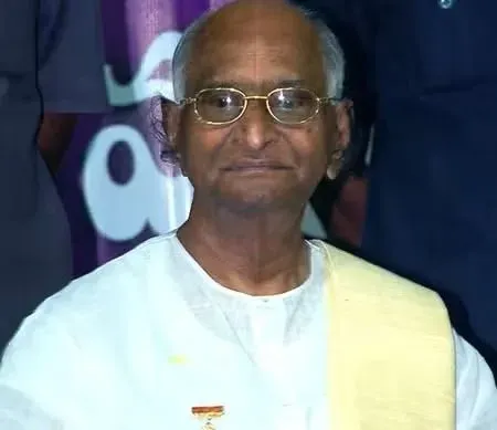 CM Naidu Pays Tribute to Andhra Birla Mullapudi Harischandra Prasad