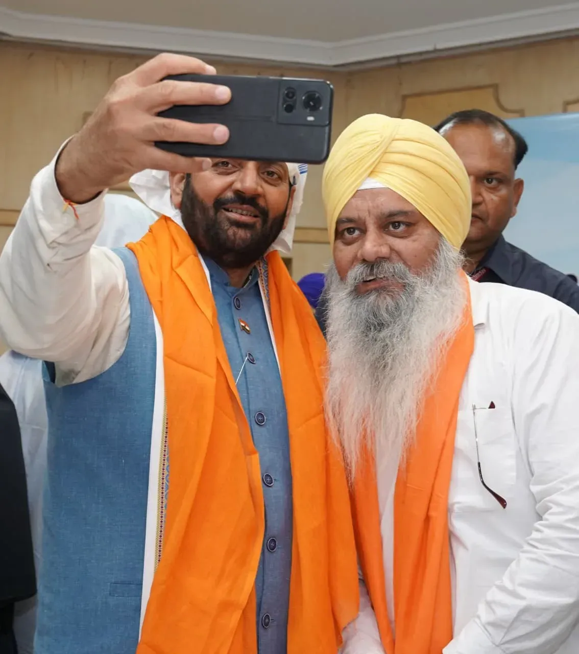 CM Nayab Saini shares selfie with Sikh sangat in Haryana