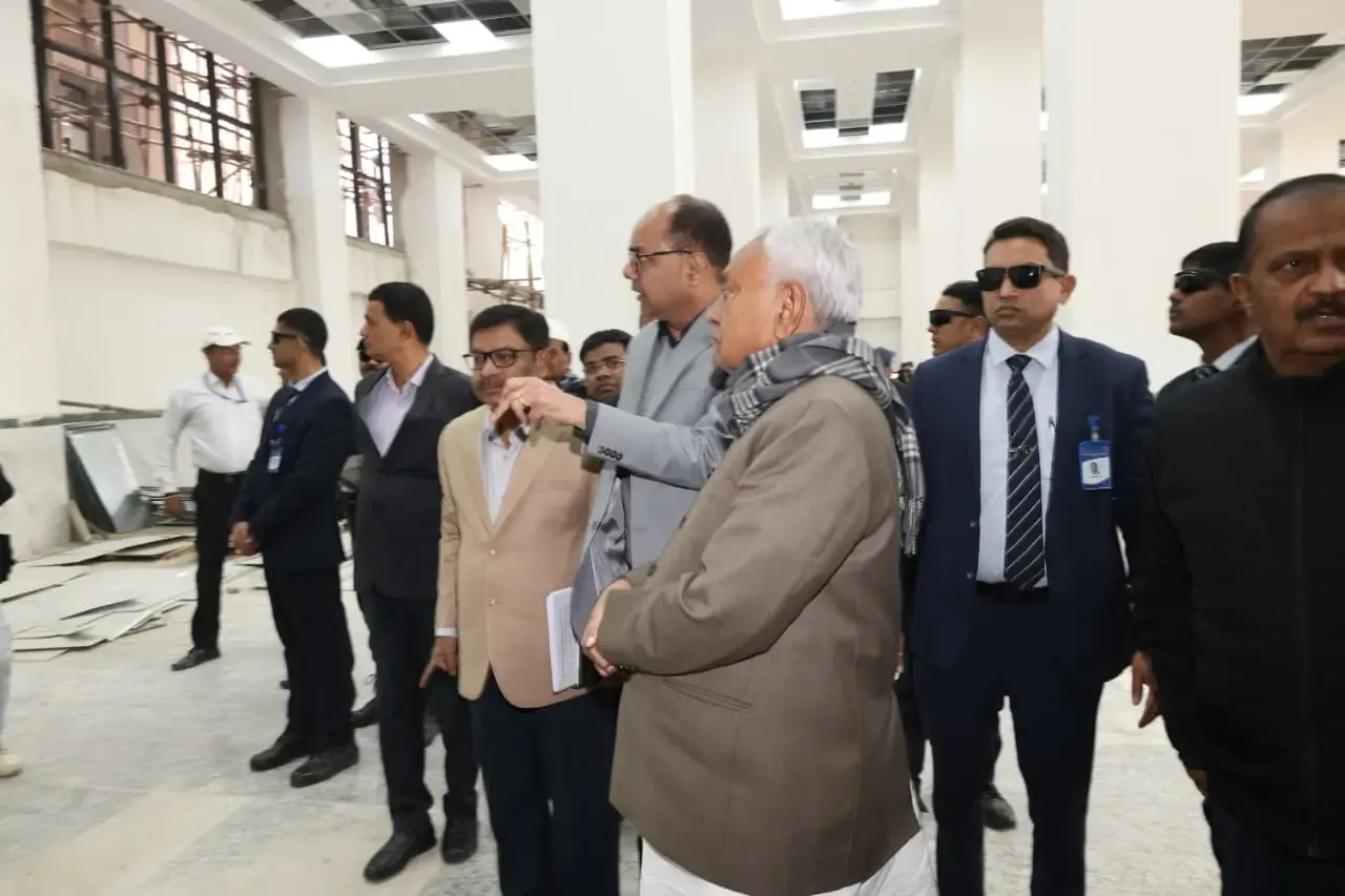 क्या सीएम नीतीश कुमार ने लोकनायक जयप्रकाश नारायण सुपर स्पेशियलिटी अस्पताल के भवन निर्माण कार्य का निरीक्षण किया?