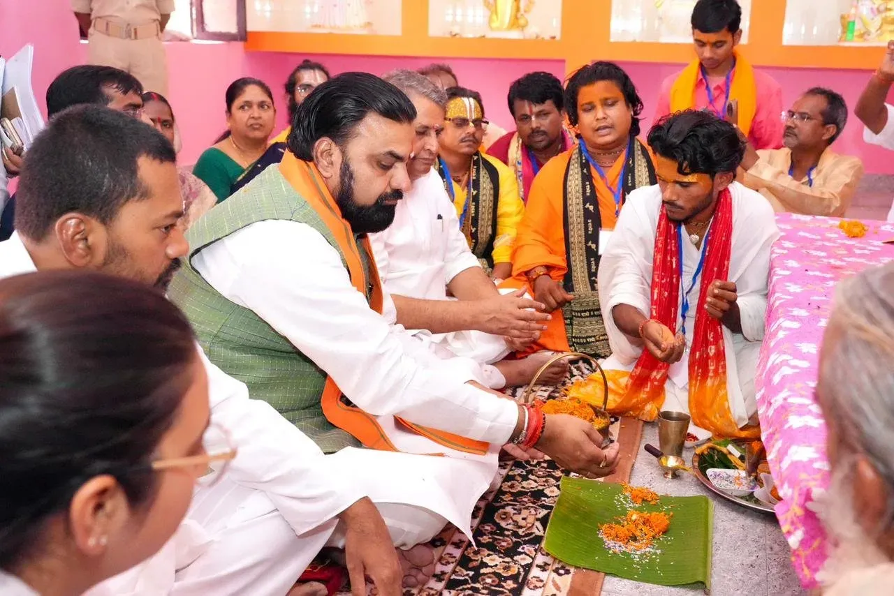 CM Nitish Kumar Offers Prayers for Bihar's Prosperity