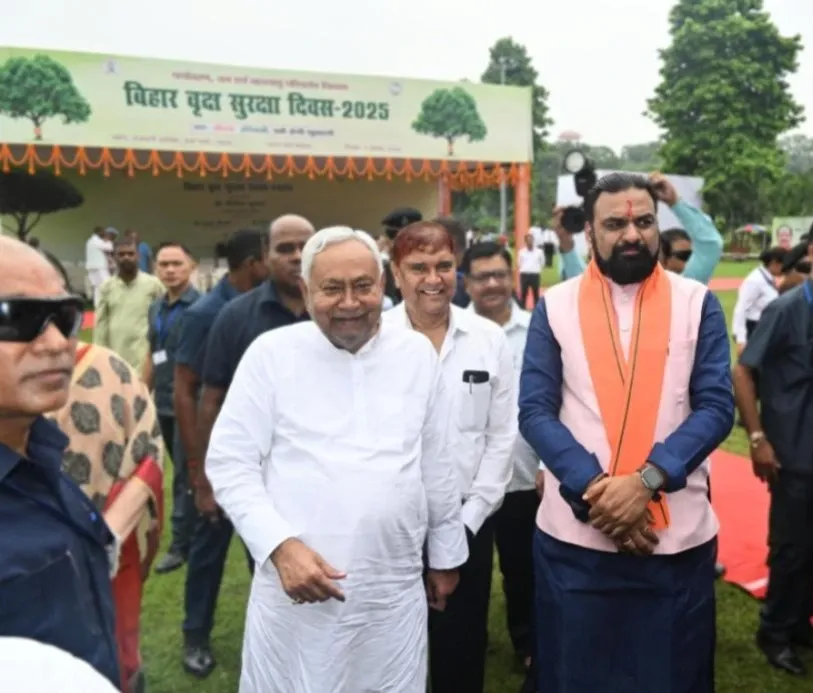 How Did CM Nitish Celebrate Raksha Bandhan and Bihar Vriksha Suraksha Diwas with Tree Planting?