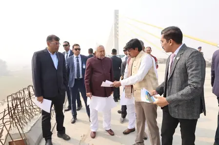 सीएम नीतीश ने कच्ची दरगाह-बिदुपुर सिक्स-लेन गंगा पुल परियोजना के दूसरे चरण के निर्माण का लिया जायजा