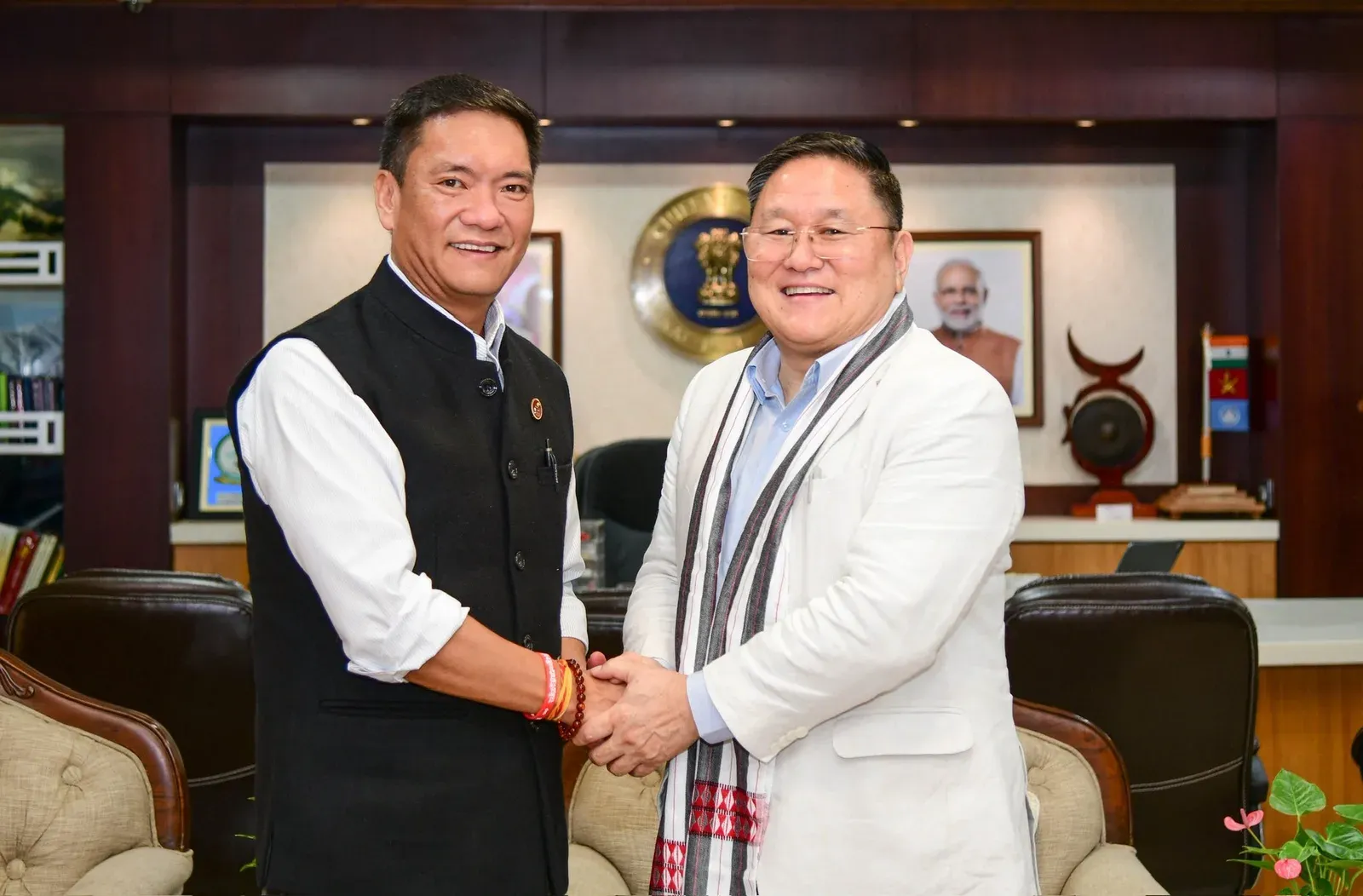CM Pema Khandu Bids Farewell to Retiring IAS Secretary Komkar Dulom