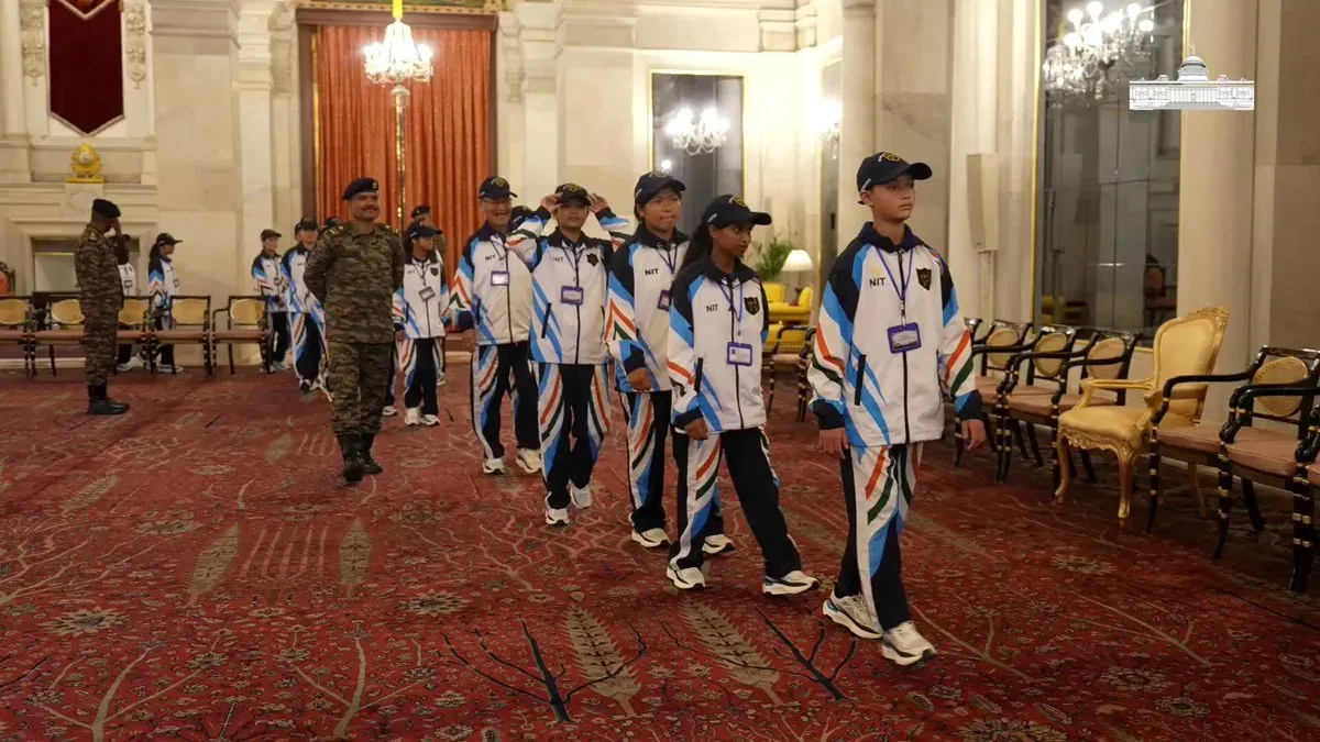 CM Pema Khandu Hails Army-Led Tour as Students Meet President Murmu