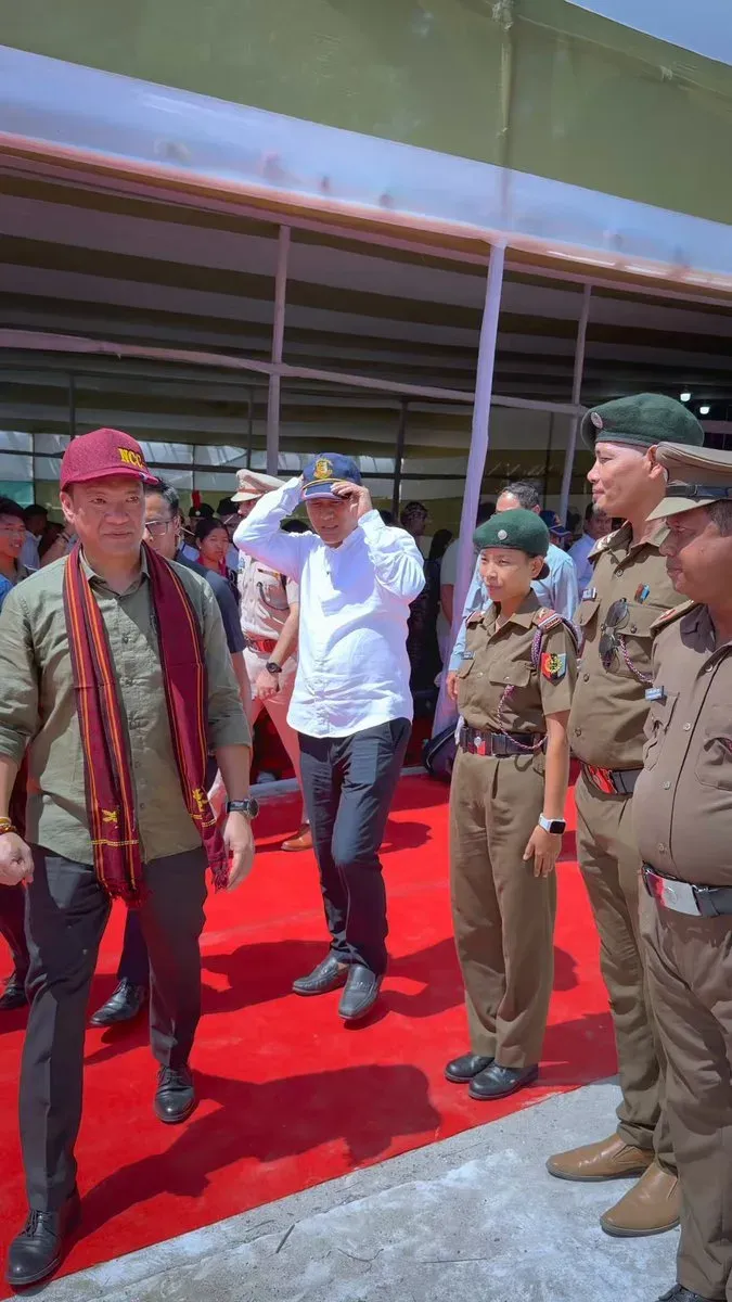 CM Pema Khandu meets NCC cadets at Pasighat
