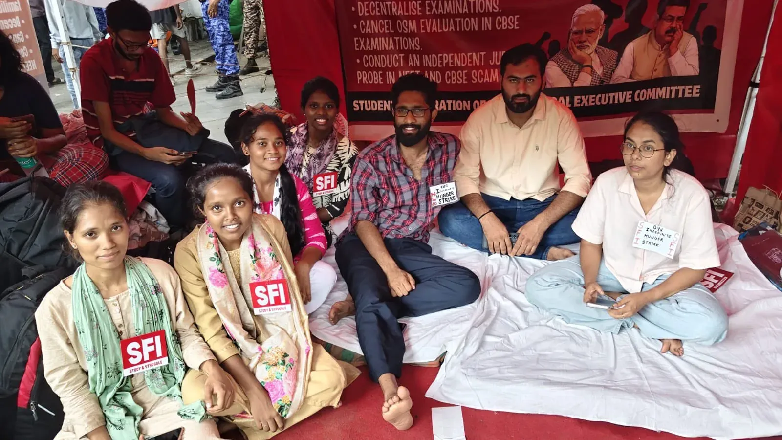 CM Pinarayi Backs SFI Hunger Strike at Jantar Mantar