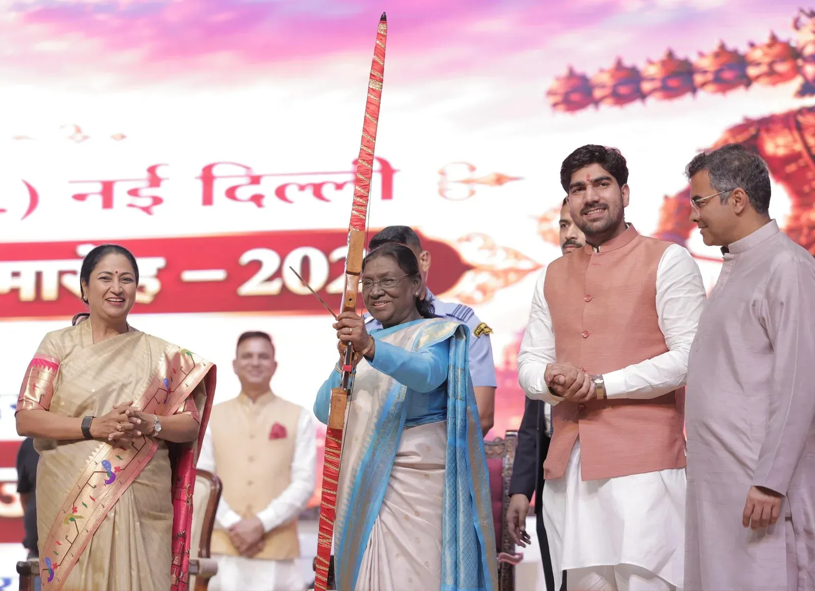 CM Rekha Gupta attends Dwarka Ramleela Vijayadashami with President Murmu