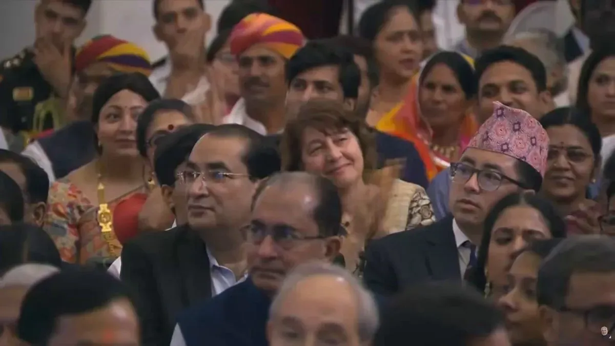 CM Rekha Gupta Congratulates Jagdish Kumar on Padma Shri