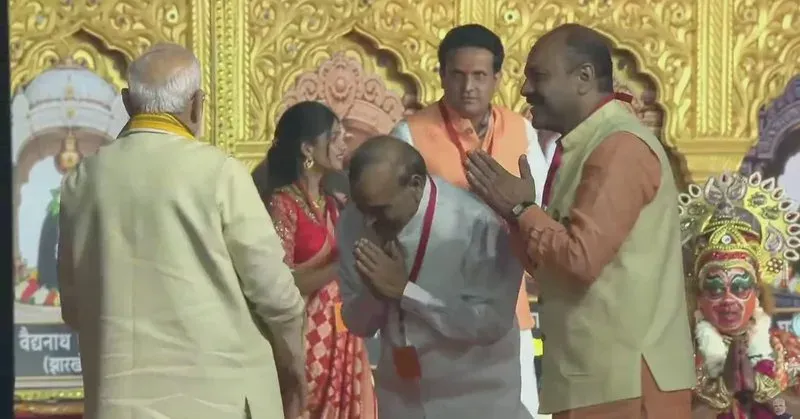 CM Rekha Gupta Hosts PM Modi at Vijayadashami Fest