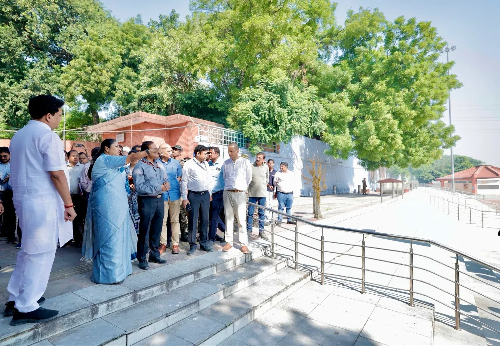 CM Rekha Gupta Inspects Sur Ghat for Chhath Mahaparv