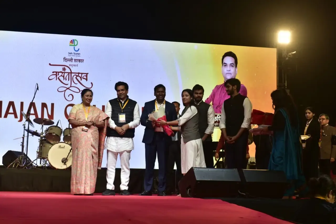 Did CM Rekha Gupta Just Launch the ‘Bhajan Clubbing’ Festival at Delhi University?