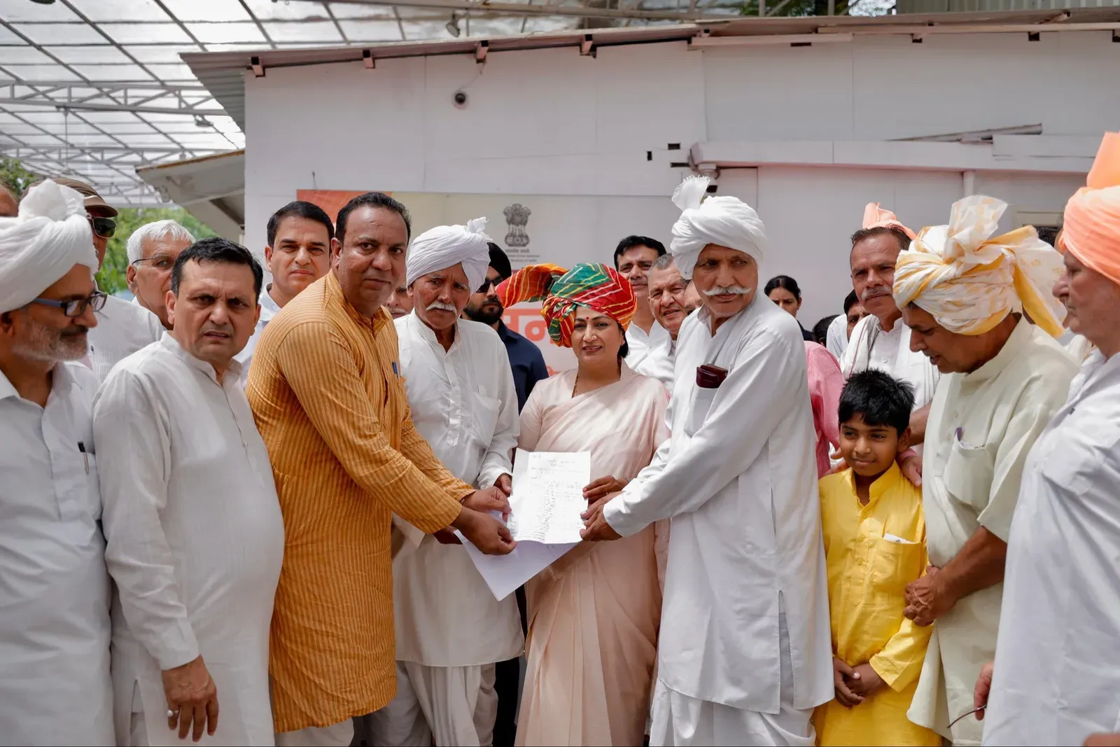 CM Rekha Gupta Meets Farmer Reps, Vows MSP Wheat Buy Revival