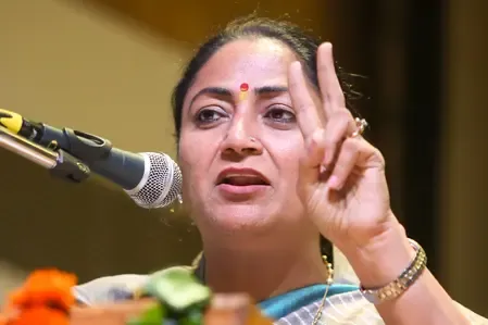 क्या सीएम रेखा गुप्ता ने आधिकारिक 'लोगो' को अंतिम रूप देने के लिए विशेष समिति का गठन किया?