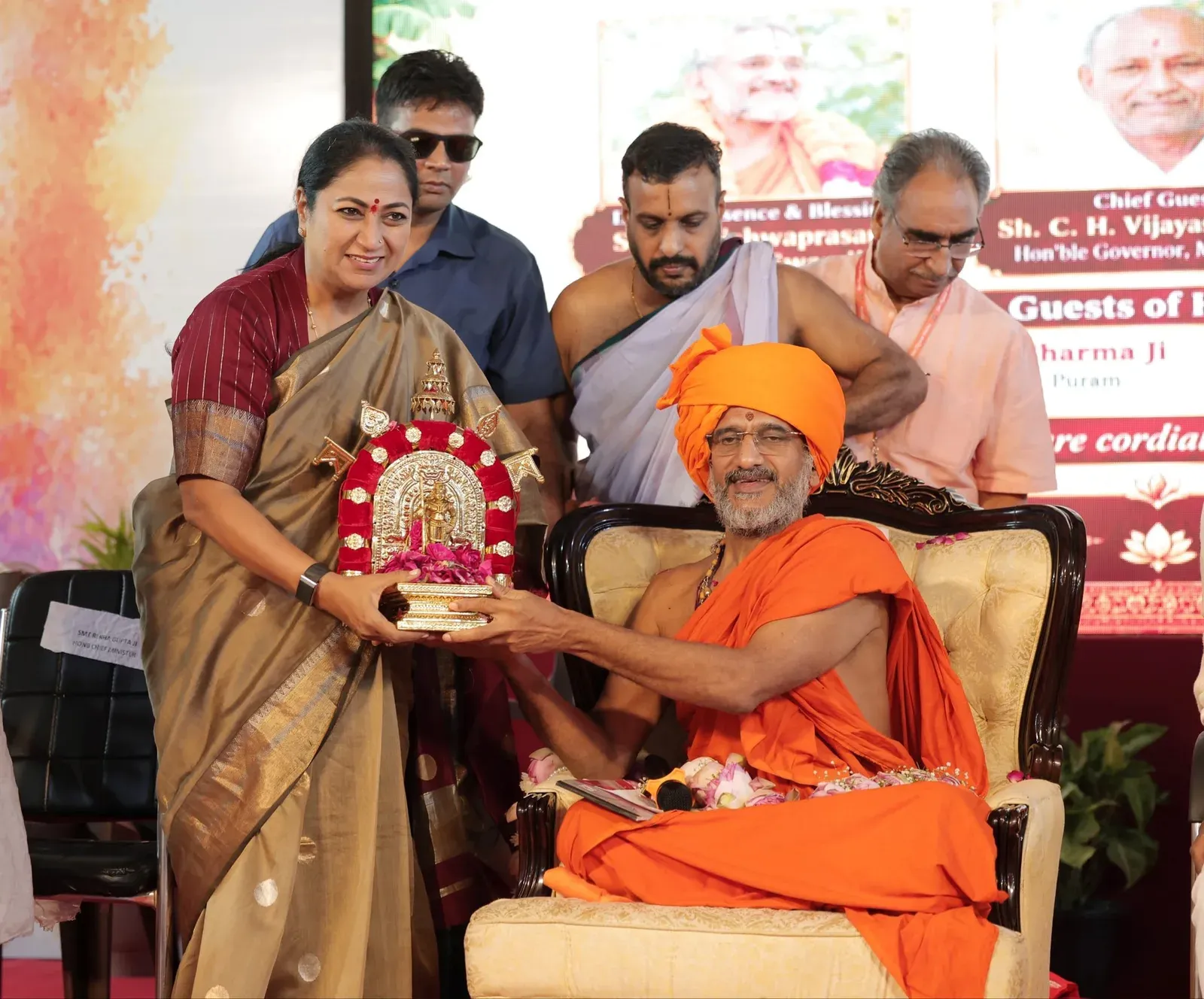 CM Rekha Gupta seeks blessings at Pejawar Math's Chaturmasya event