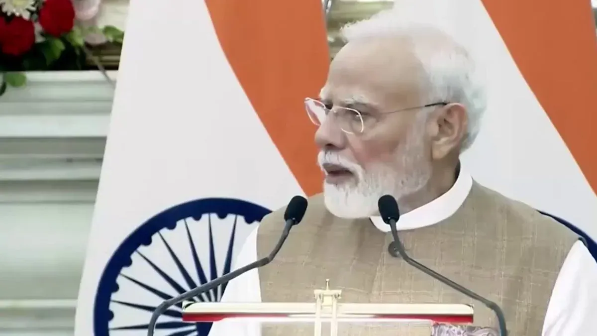 CM Rekha Gupta Welcomes Poland PM, Cites Modi's Strategic Partnership
